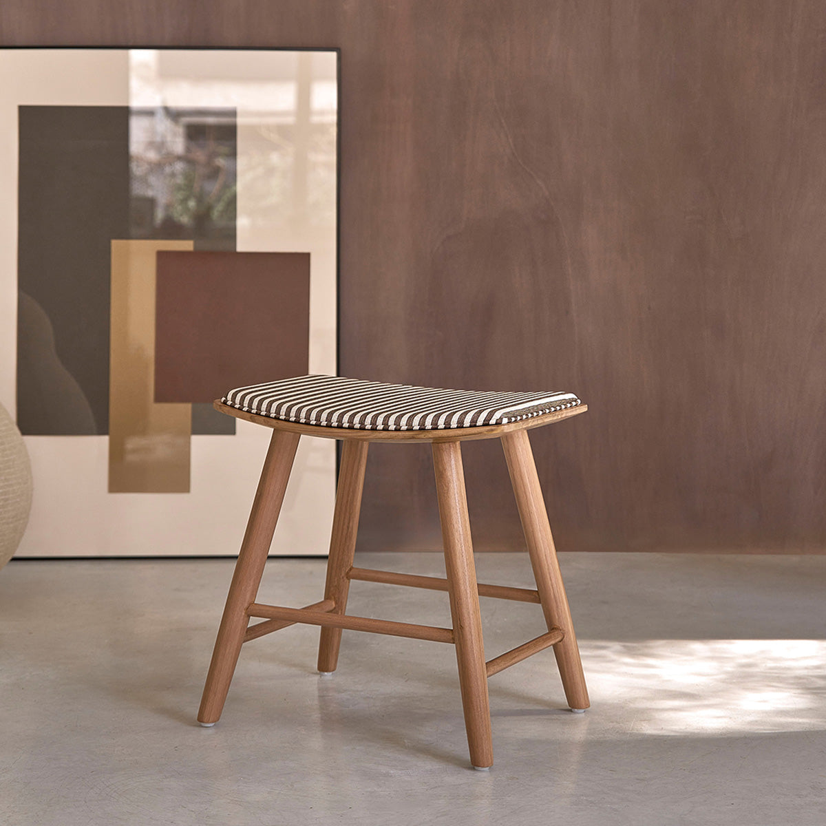 AMBRE - Taburete de teca maciza con asiento de rayas 45 cm