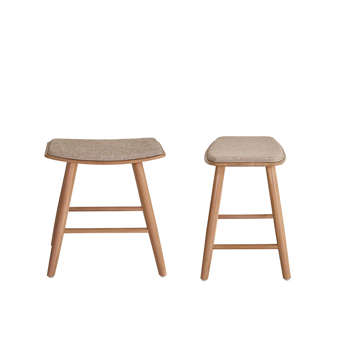 AMBRE - Lote de 2 taburetes de teca maciza y terciopelo color crudo 45 cm