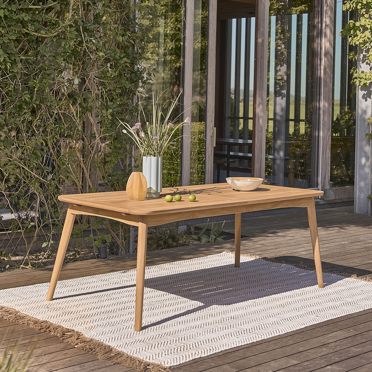 AUBE - Mesa de jardín extensible de teca maciza para 6/8 personas.