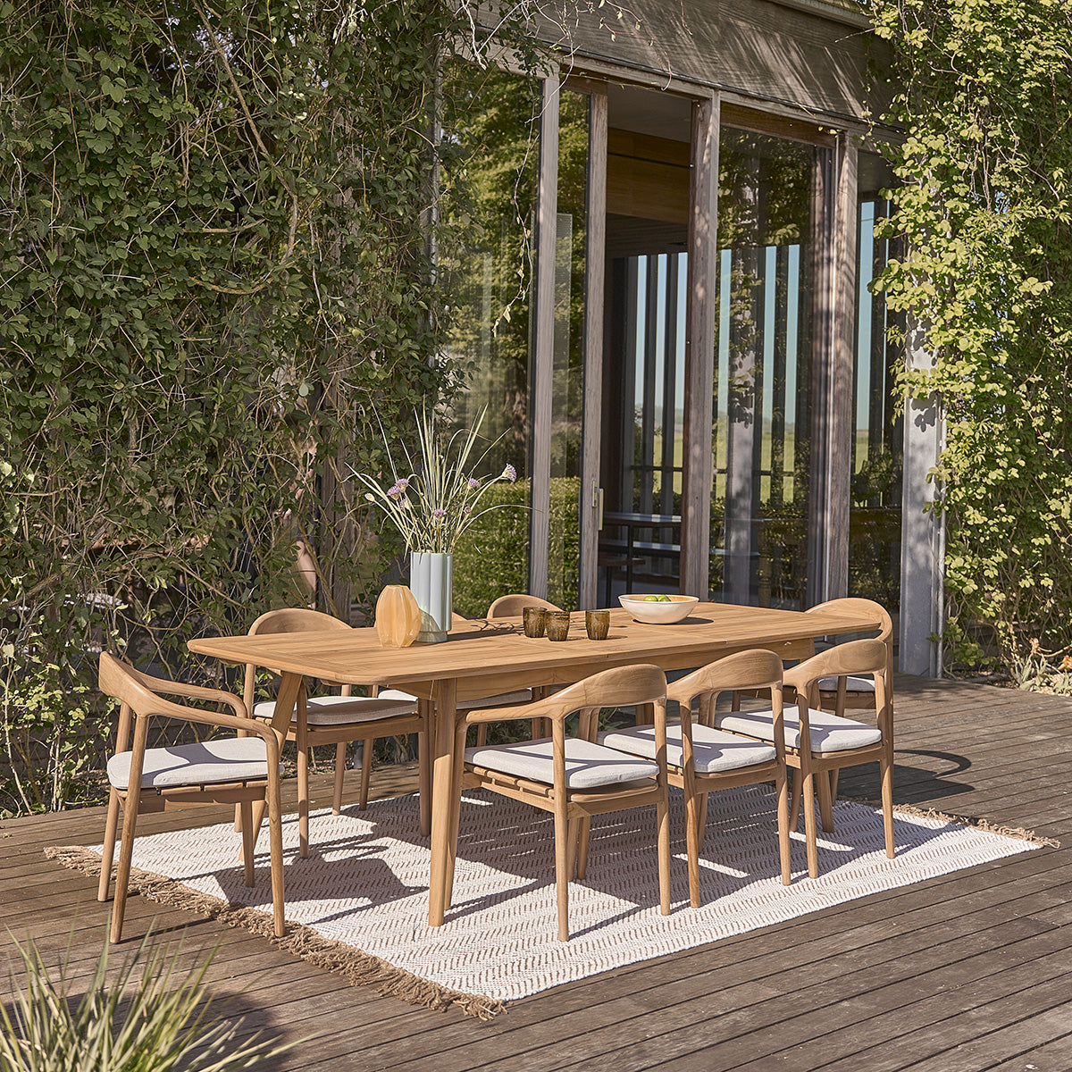AUBE - Mesa de jardín extensible de teca maciza para 6/8 personas.