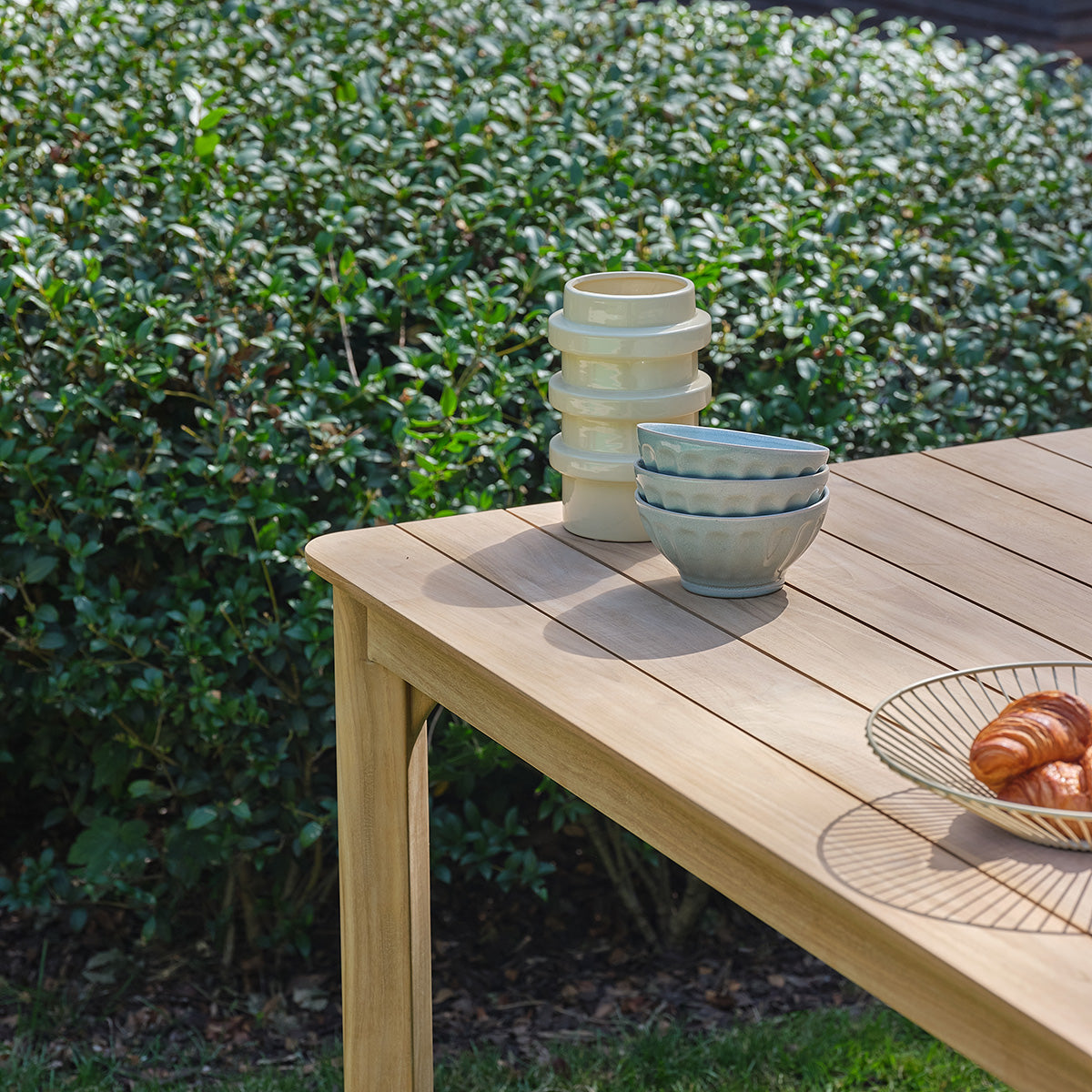 PIANA - Mesa de jardín de teca maciza para 8 personas.