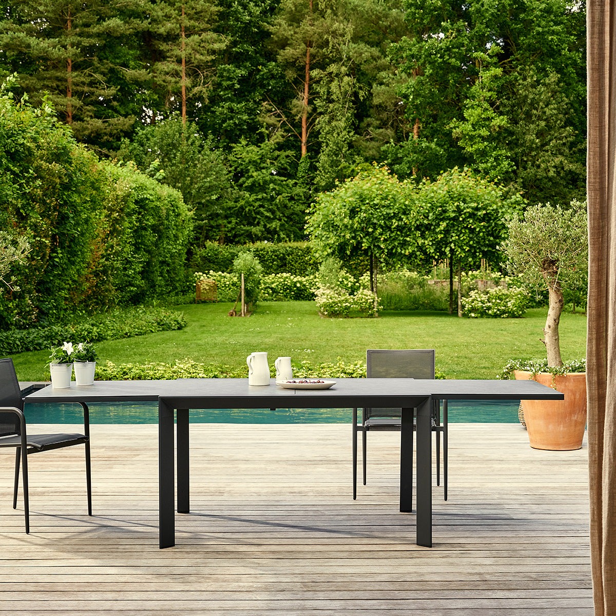 TDJ0013-table_de_jardin_en_aluminium_et_verre_extensible_gris_6_10_pers-01.jpg