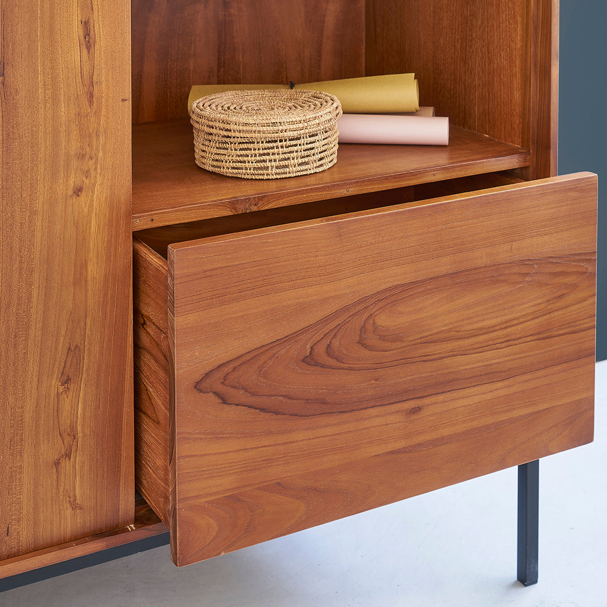 LINA - Armario de teca maciza y metal 110 cm