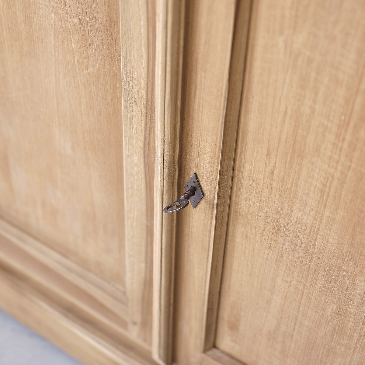 BOSTON - Vajillero de teca maciza 120 cm