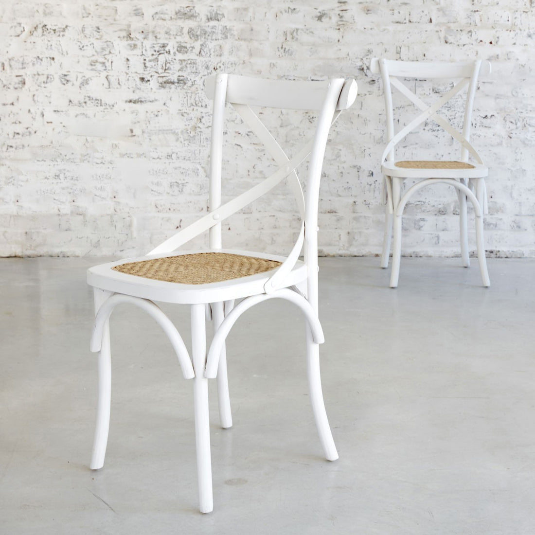 LONDRES - Lote de 2 sillas bistró de caoba maciza y ratán