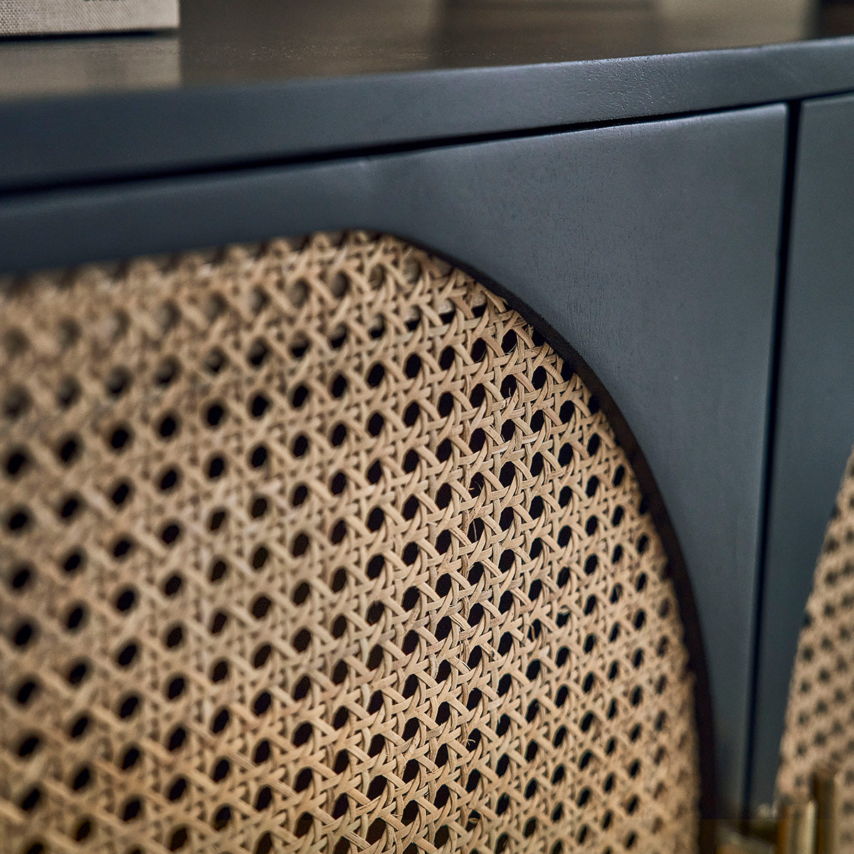 ZULMA - Aparador de mango macizo negro y rejilla de 100 cm