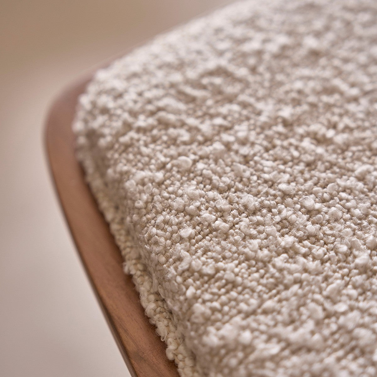 AMBRE - Taburete de teca maciza, asiento de bouclette 65 cm