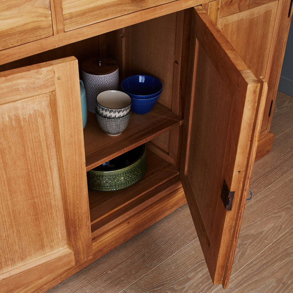 BOSTON - Vajillero de teca maciza 150 cm