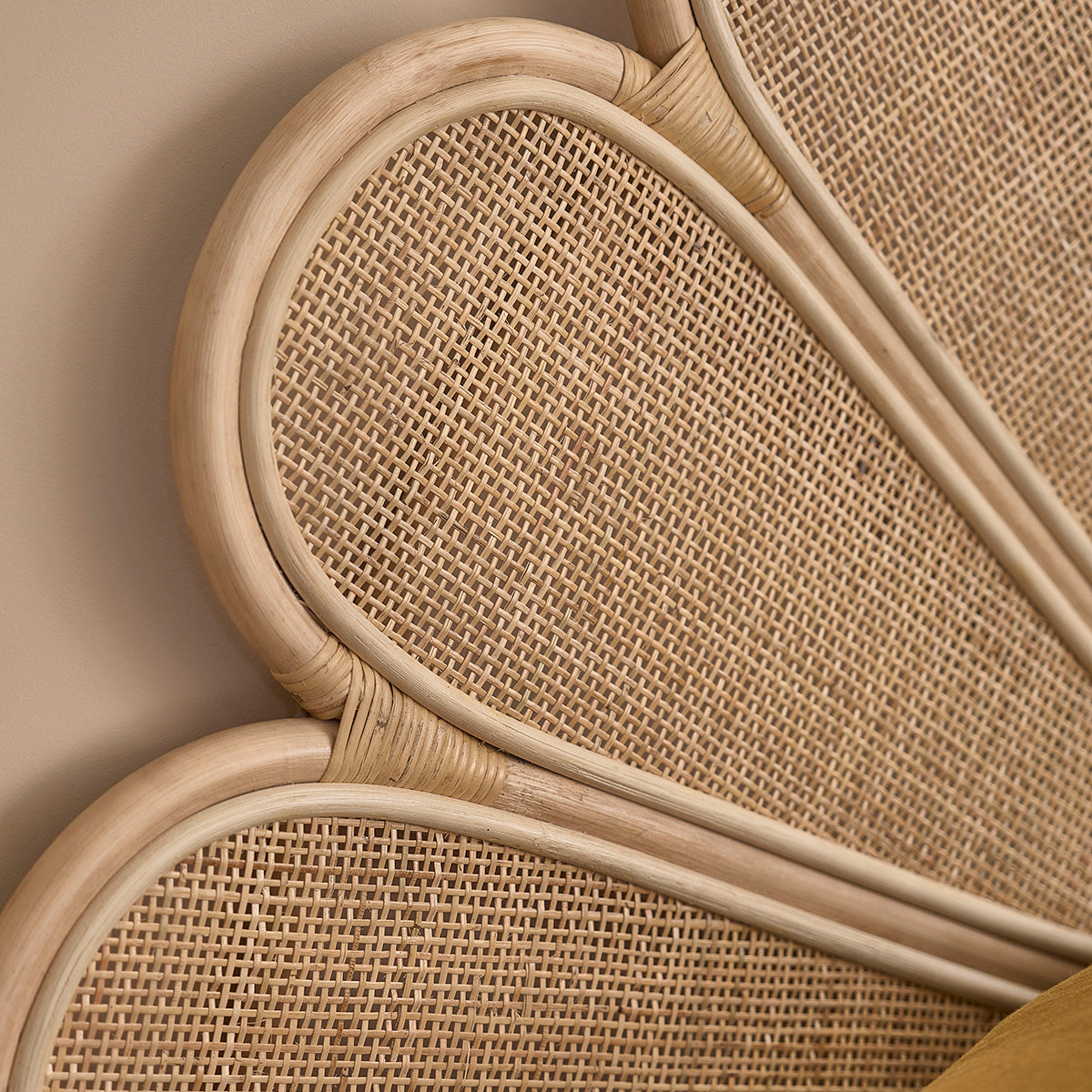 ROMY - Cabecero de ratán y rejilla de 140 cm