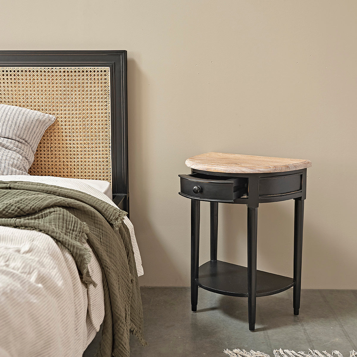 SOHO - Mesita de noche de caoba maciza