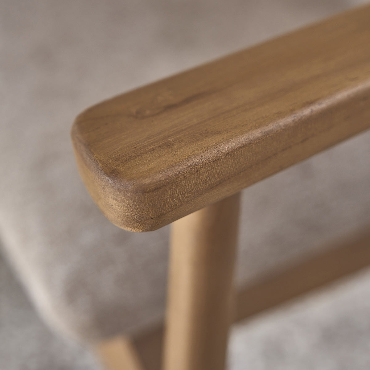 SABI - Sillón de teca maciza, rejilla y tela color crudo