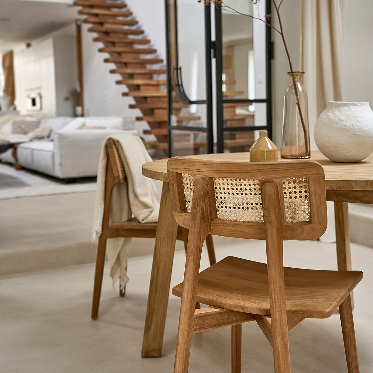 ALDO - Mesa redonda de teca maciza para 4 pers.