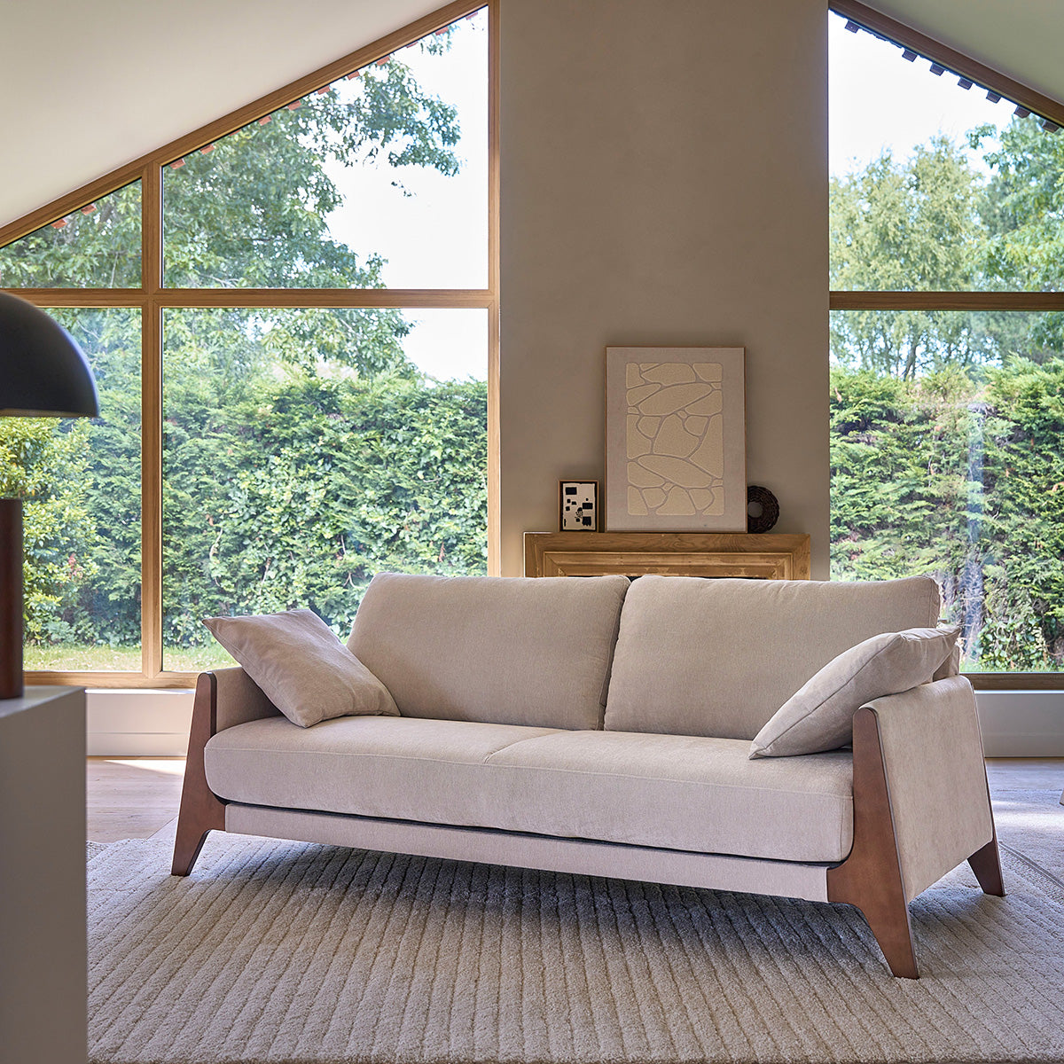 ONDINE - Sofá recto de 4 plazas de madera maciza y terciopelo beige chiné