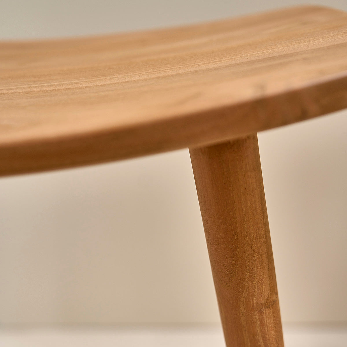 AMBRE - Taburete de teca maciza de 65 cm