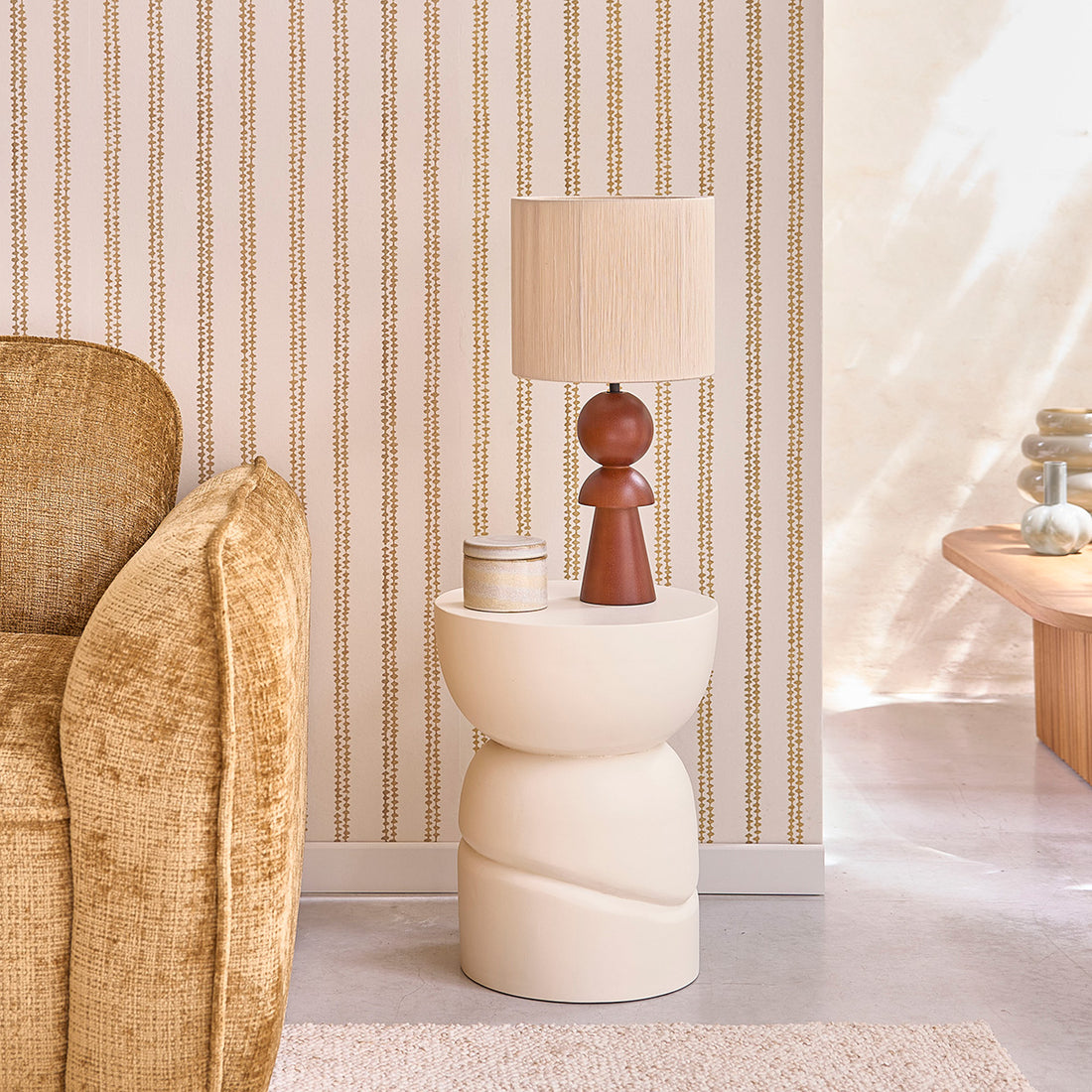 ORION - Mesa auxiliar de madera maciza de mango con efecto hormigón