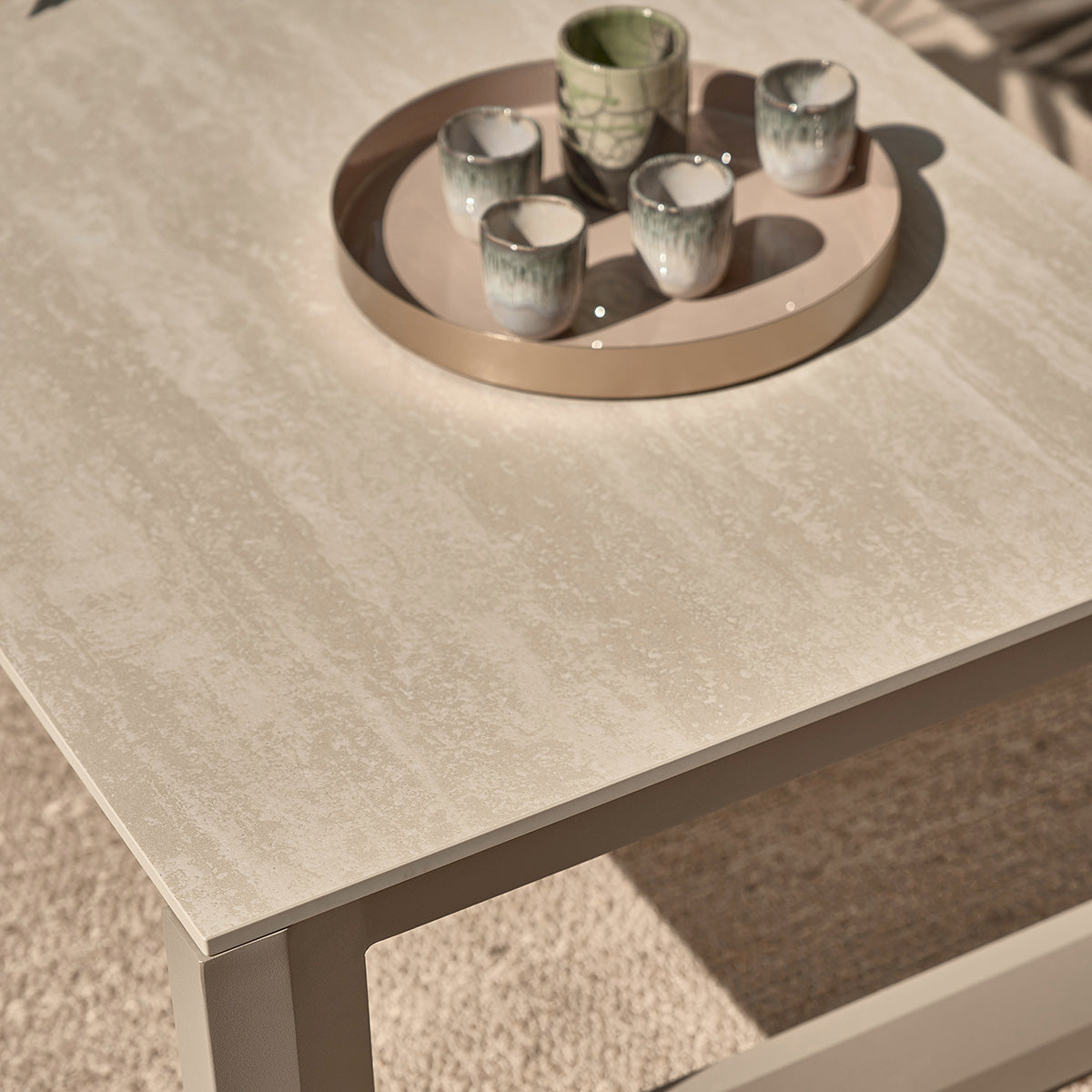 CALIZA - Conjunto de muebles de jardín bajo de aluminio color topo para 5 personas