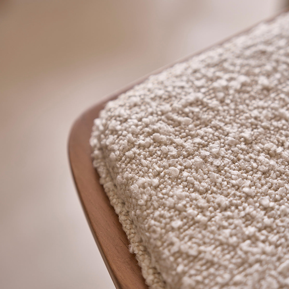 AMBRE - Lote de 2 taburetes de teca maciza, asiento bouclette 65 cm