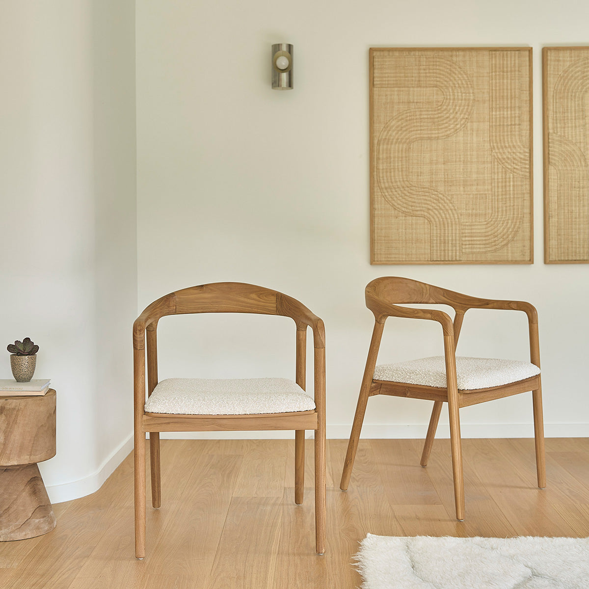 AMBRE - Silla de teca maciza con asiento de buclé