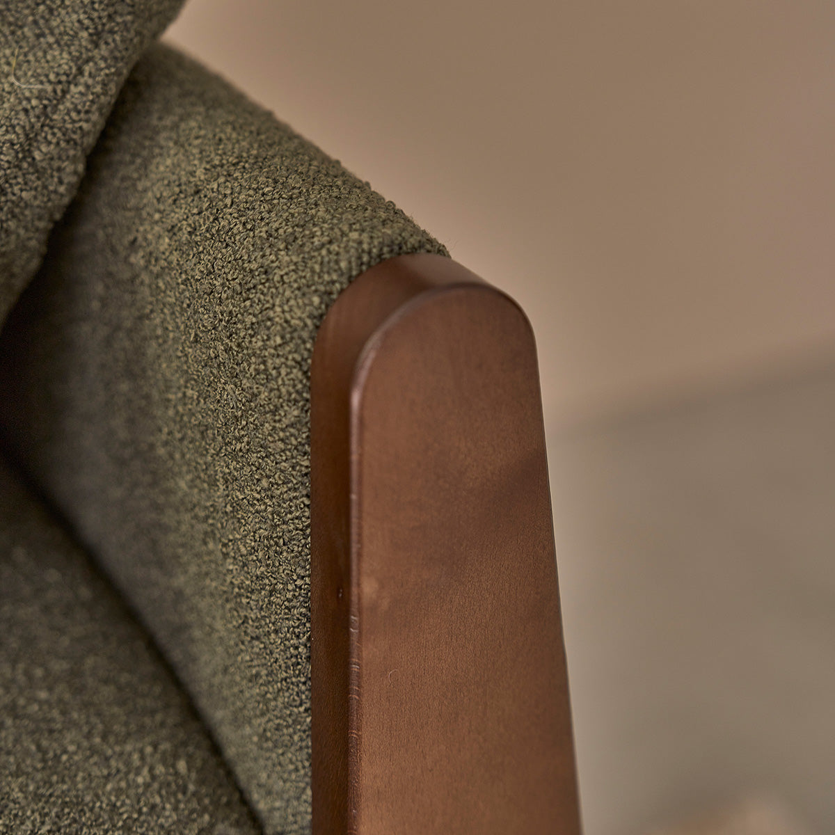 ONDINE - Sofá recto de 3 plazas de madera maciza y tejido bouclette caqui