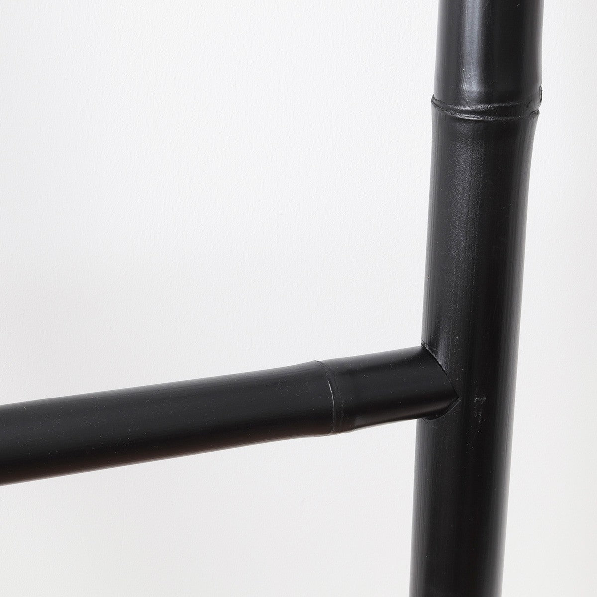 CLARA - Toallero escalera de bambú negro