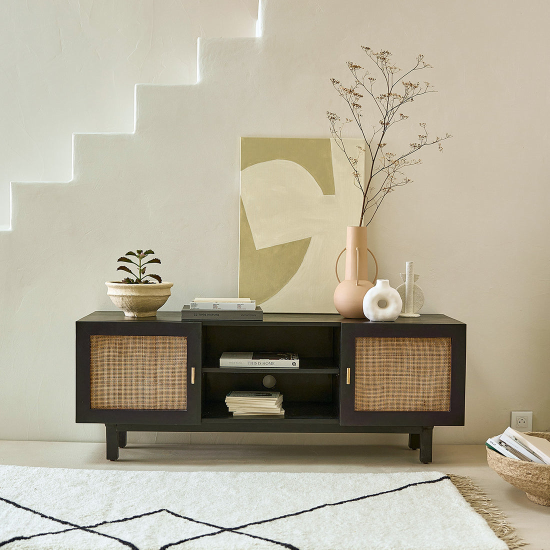 BLAISE - Mueble de TV de mango macizo negro y rejilla de 140 cm