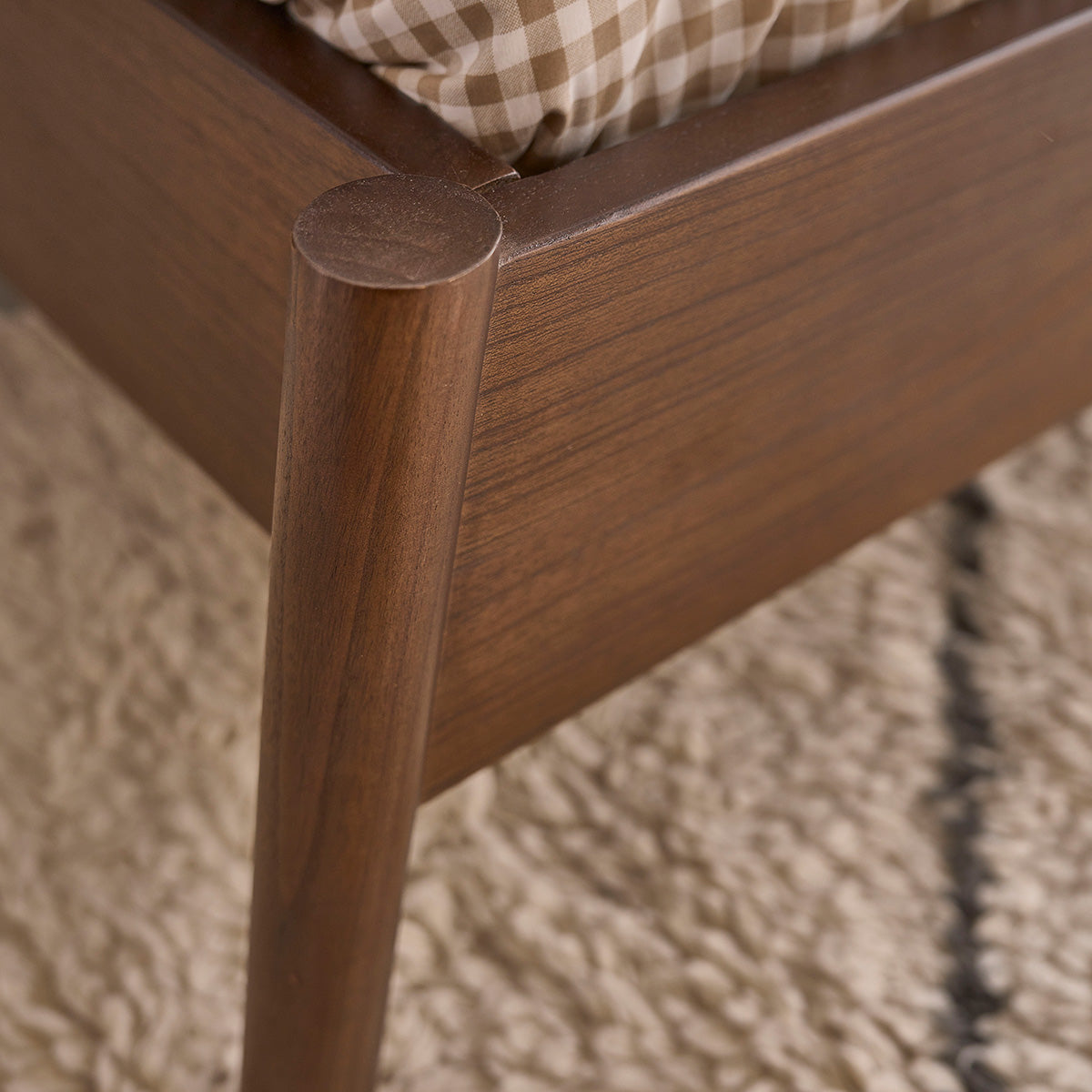 VINTAGE - Cama de madera de mindi con acabado nogal 180 cm