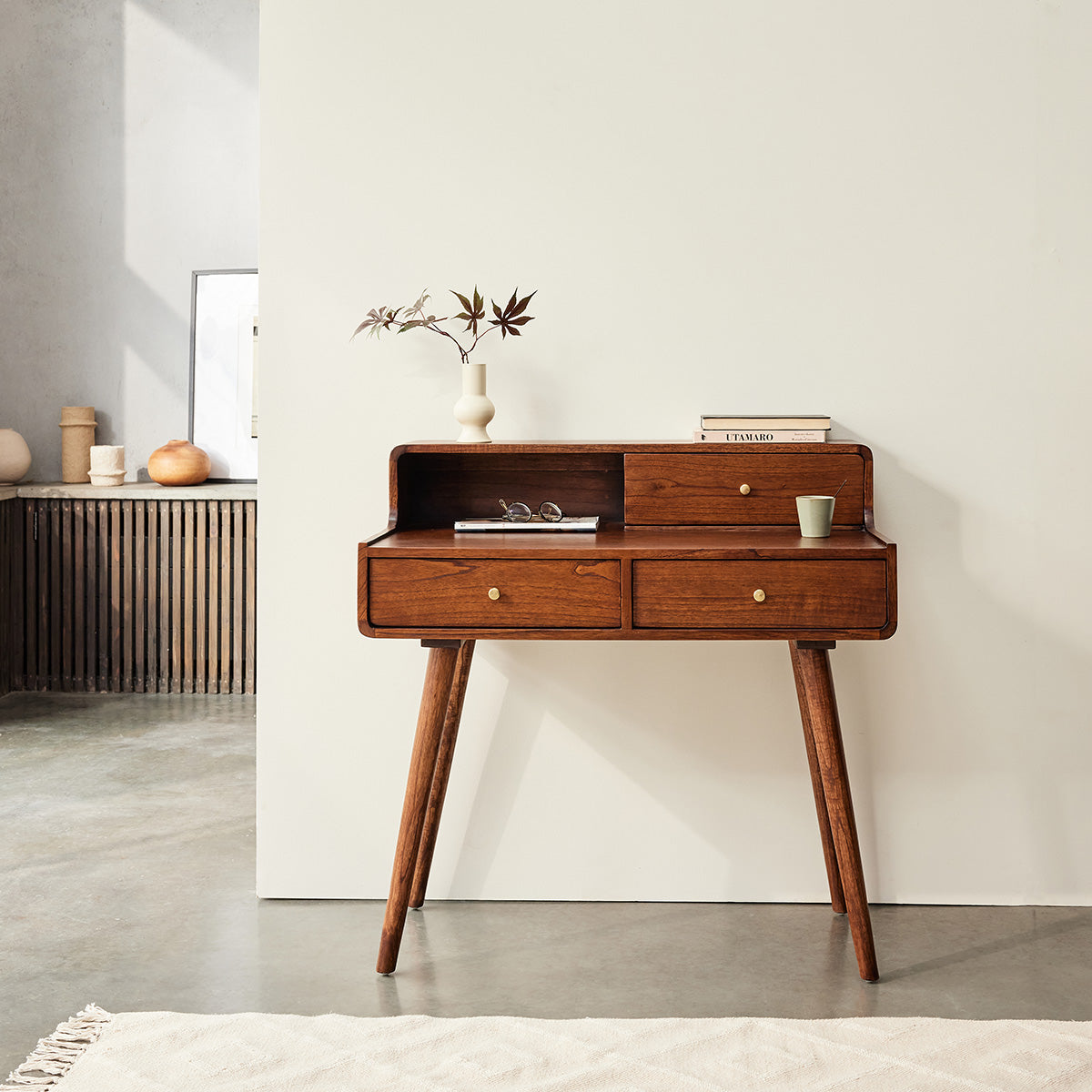 VINTAGE - Tocador escritorio de mindi macizo acabado nogal 90 cm