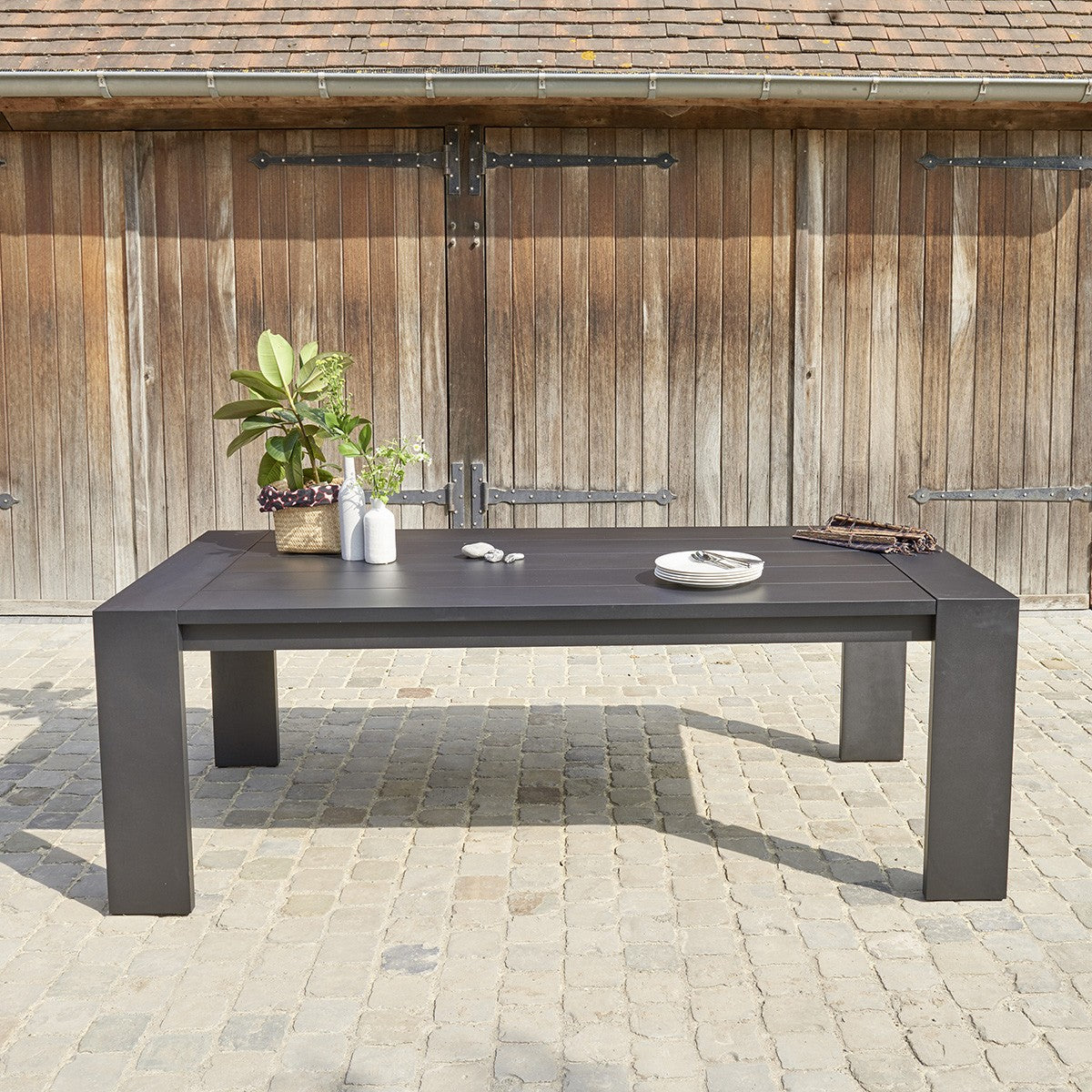 IBIZA - Mesa de exterior de aluminio negro para 6 pers.