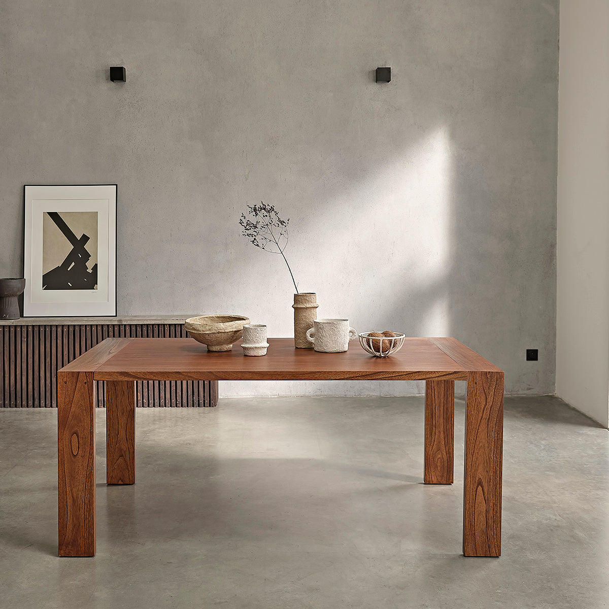 MILO - Mesa de mindi acabado nogal 8 pers.