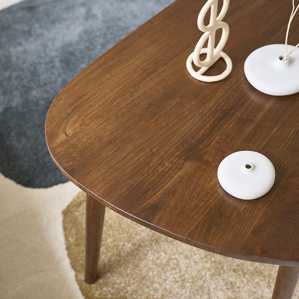 BRUNE - Lote de mesas de centro de mindi macizo acabado nogal